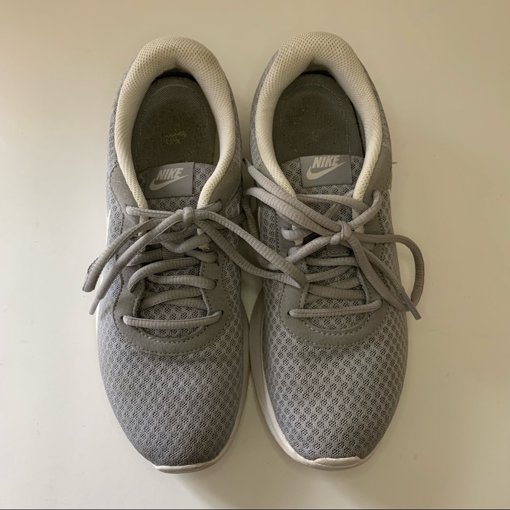 Nike Tanjun Grey / White Sneakers, W7 - Picture 4 of 14